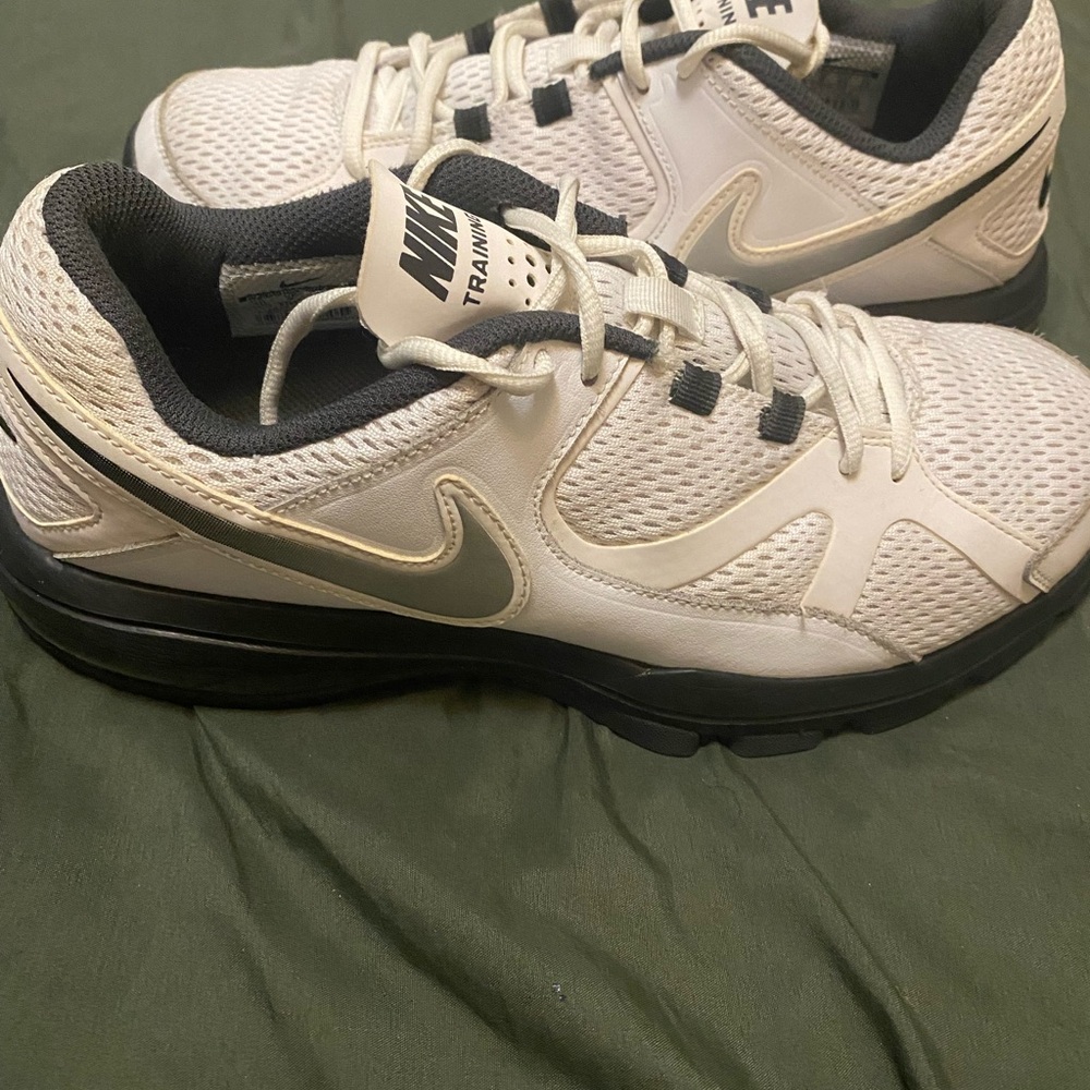 Nike Men's White and Black Training Shoes